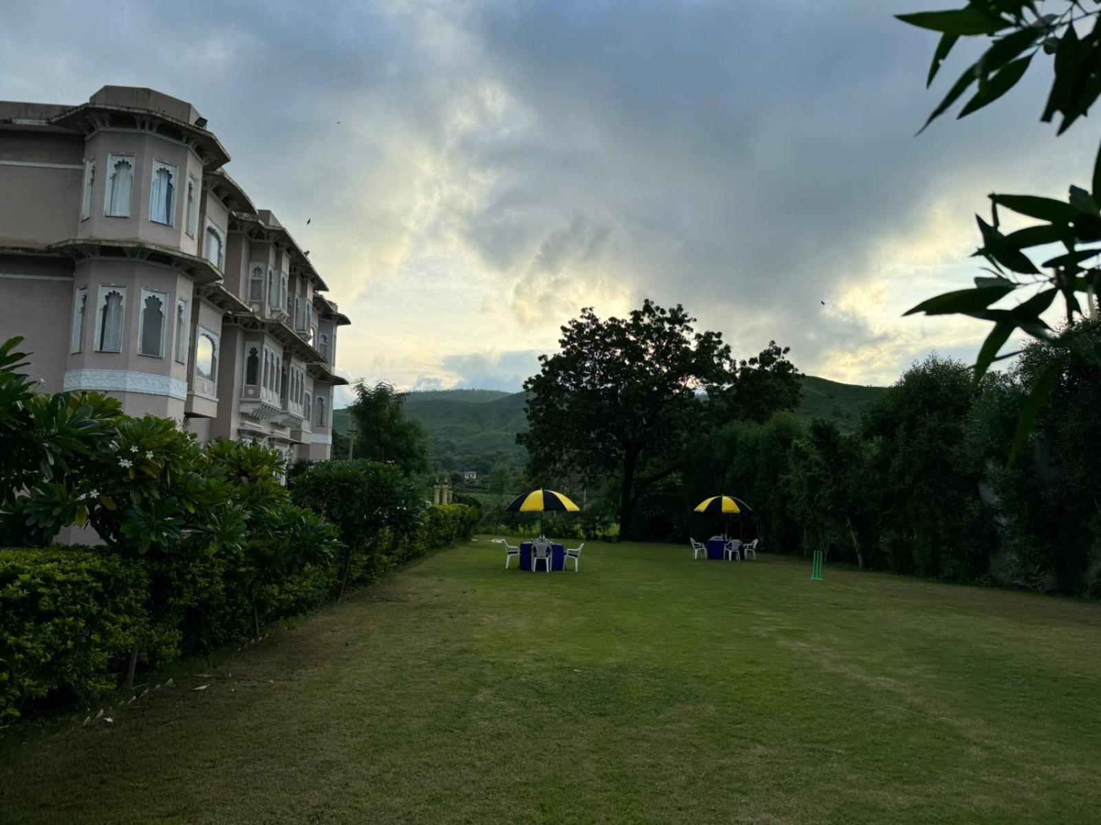 Jag Aravali Resort Udaipur By Naina Staycation - Best For Corporate Events - Family Parties - Mice Exterior foto