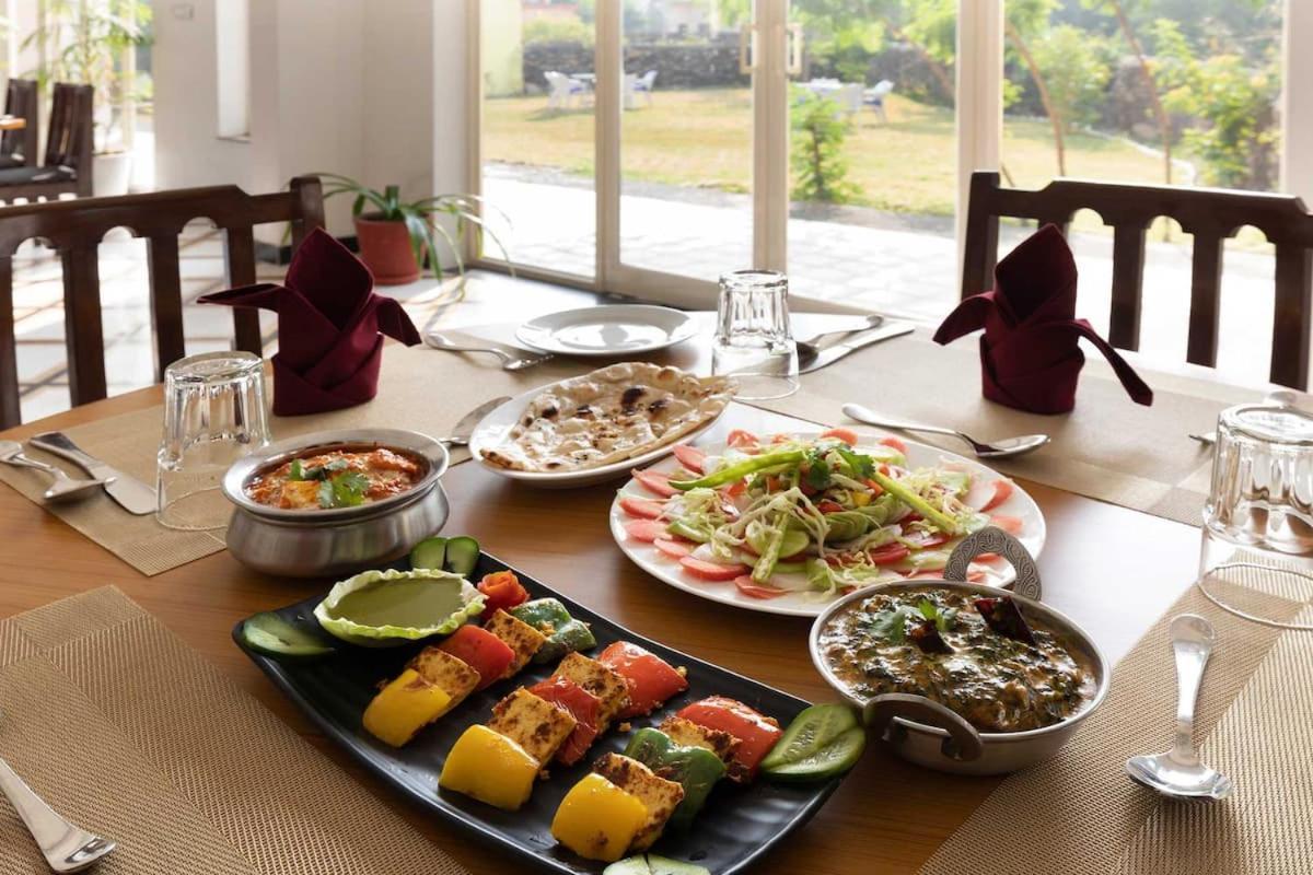 Jag Aravali Resort Udaipur By Naina Staycation - Best For Corporate Events - Family Parties - Mice Exterior foto
